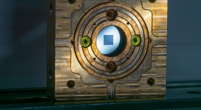 Researchers are able to translate information in light to vibrations at the membrane inside a quantum drum. @ Julian Robinson-Tait