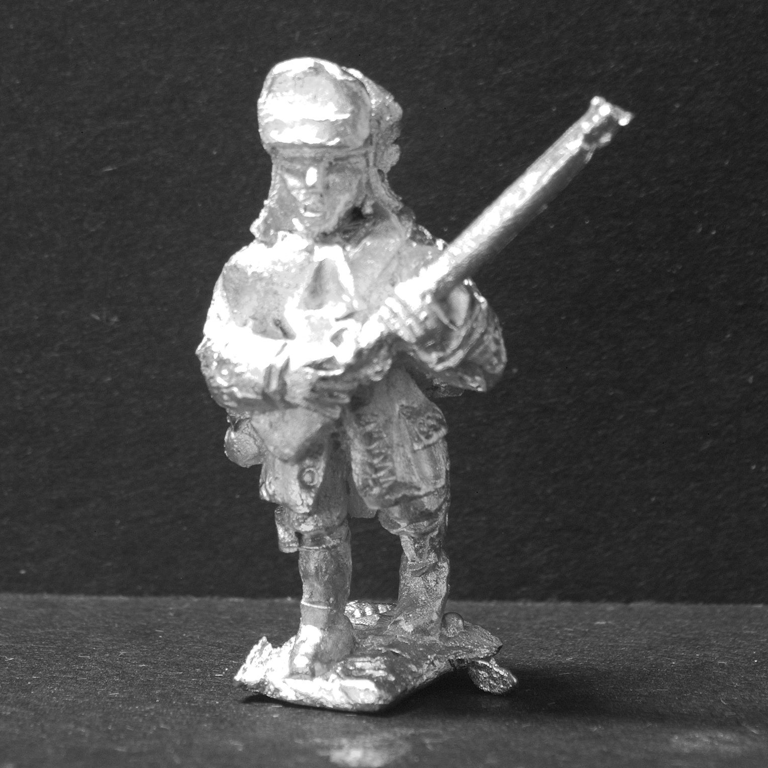 GRE16	Grenadier, advancing, wearing cloth mitre, with apostles