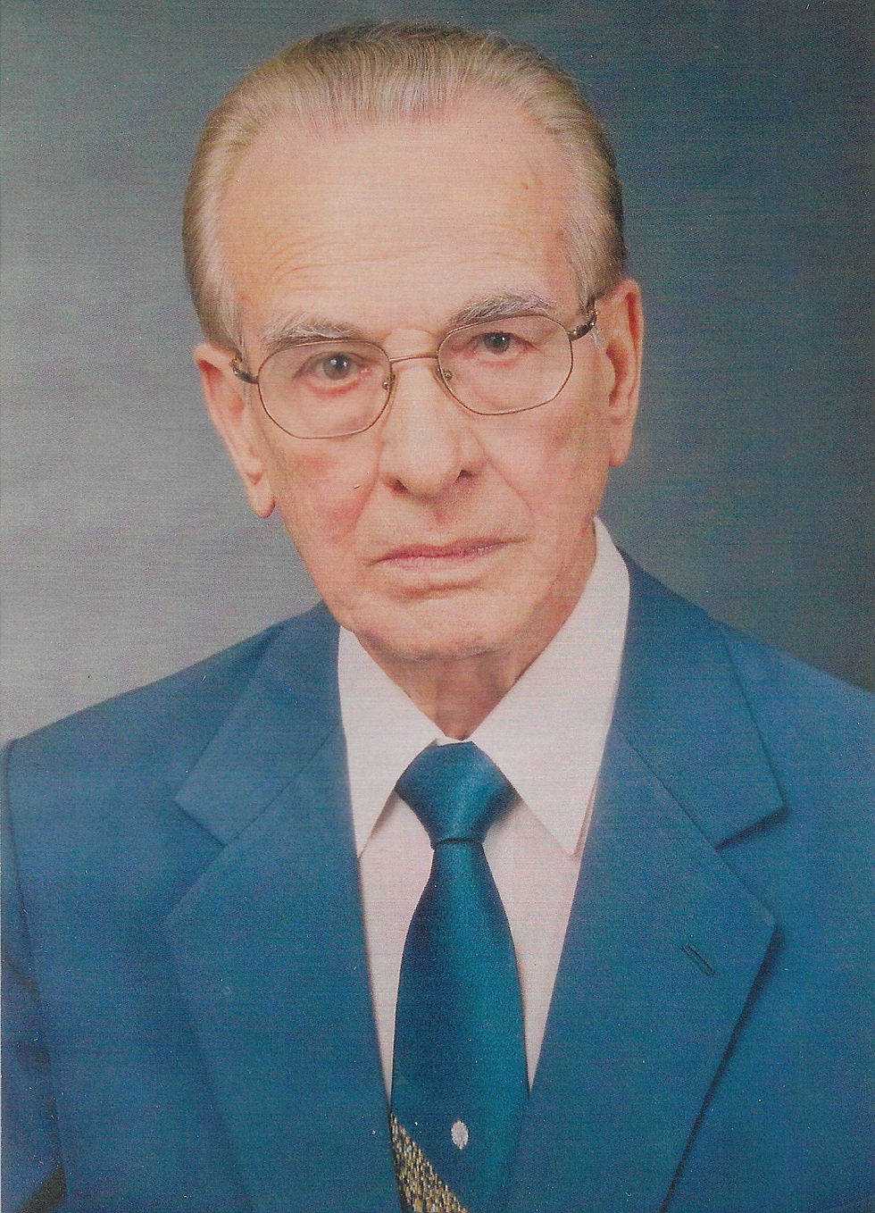 Dr. Antônio E. Caccuri (in memorian)
