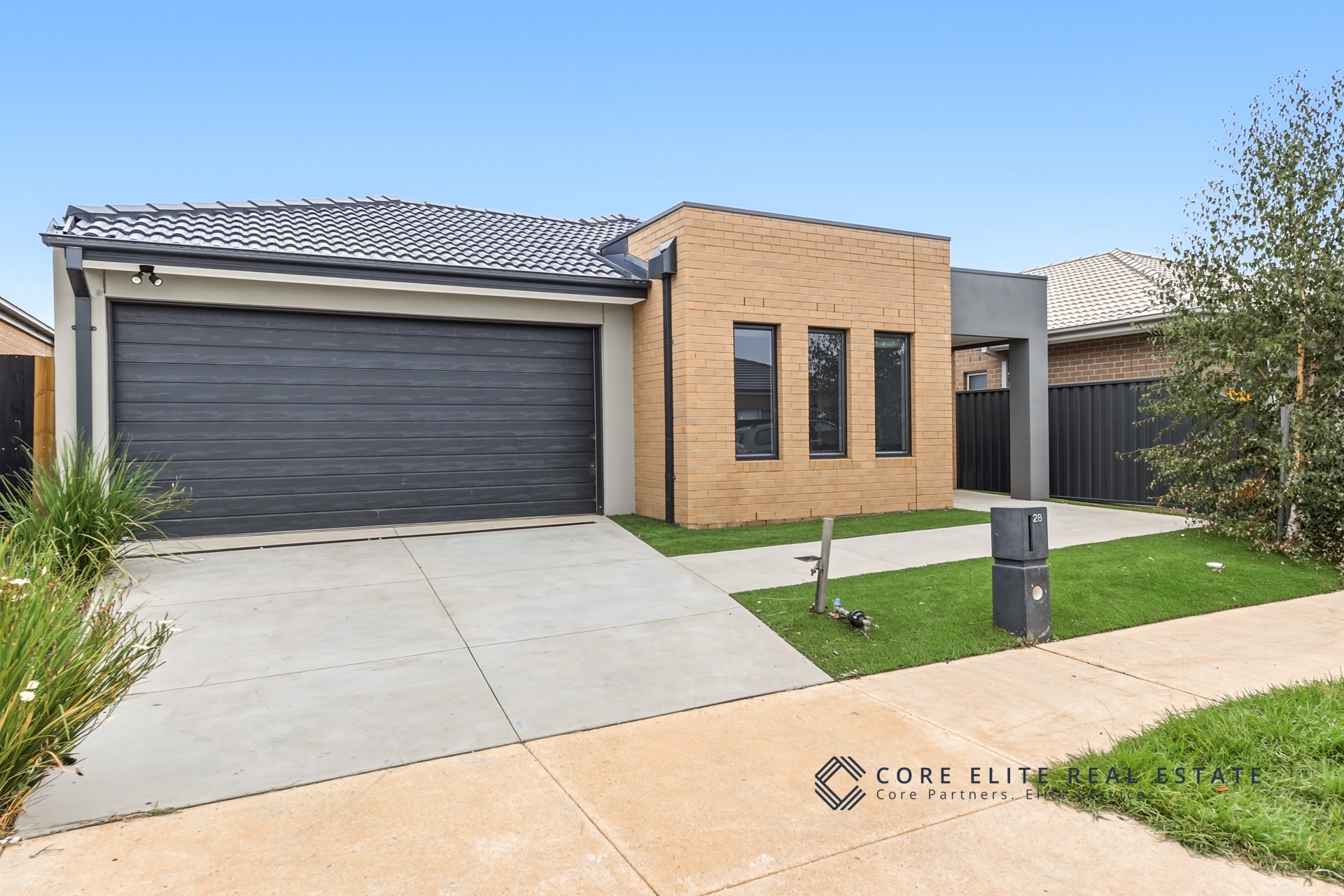 28 Hanover Cct Melton South VIC 3338, Melton South - Thumbnail 2