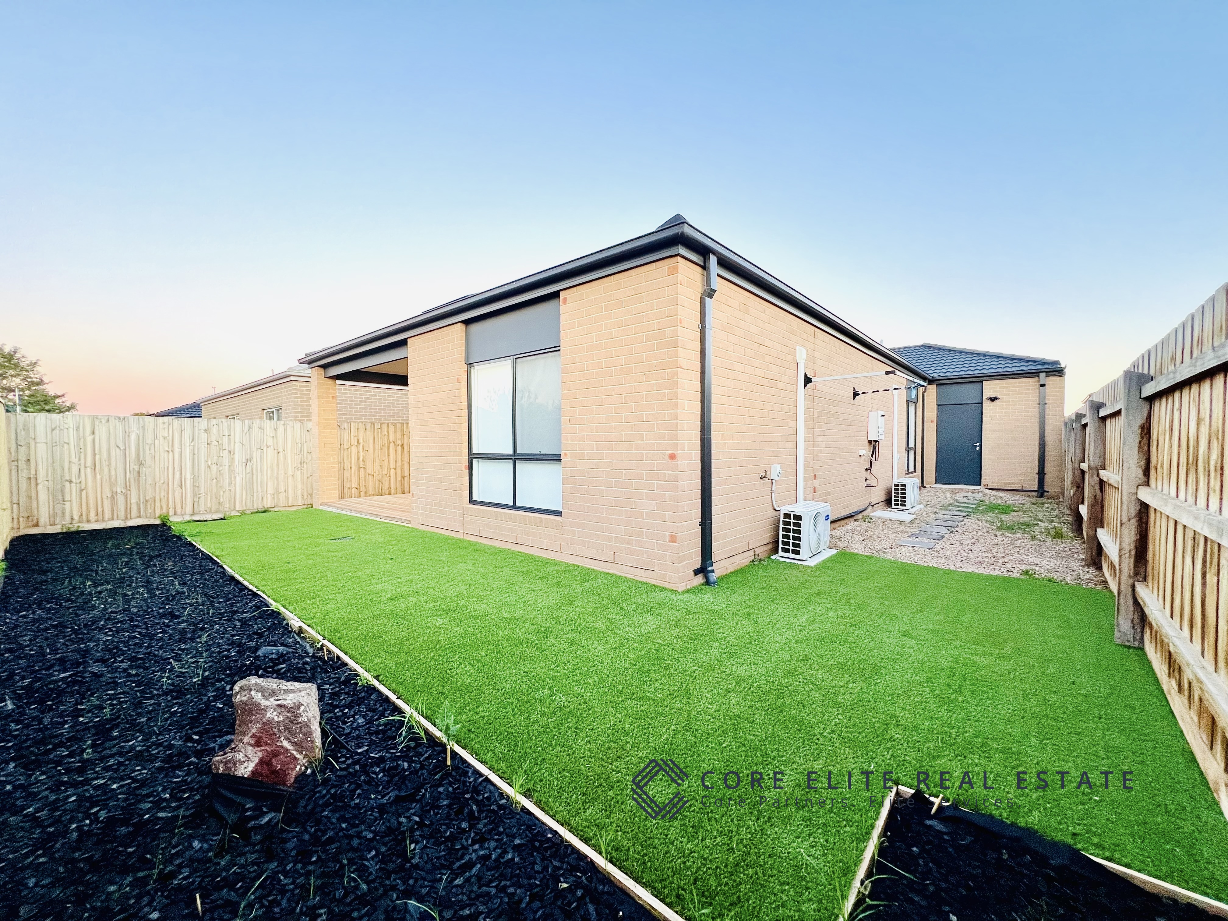 28 Hanover Cct Melton South VIC 3338, Melton South - Thumbnail 8