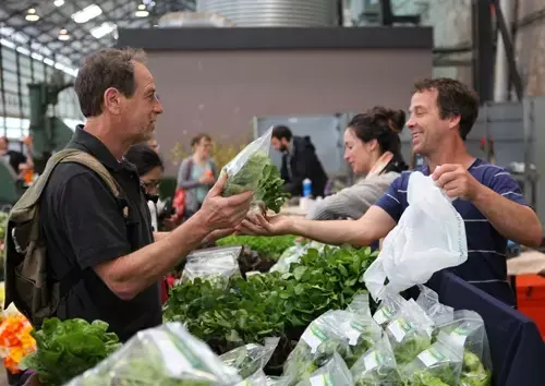 Welcome to the homepage of Australia’s Farmers’ Markets… the source of seasonal fresh food with a face and a sense of place.