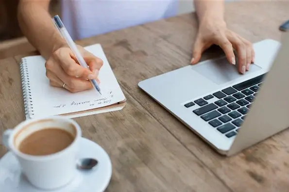 CRE8TIVE COPY UK: Turning a side hustle into your full-time job