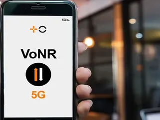 Infographic explaining VoNR (voice over 5G) vs VoLTE, showing why phones may fall back to LTE during calls