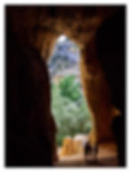 Difficult light in a cave [OM System OM-3 Leica 12-60mm F2.8/4]