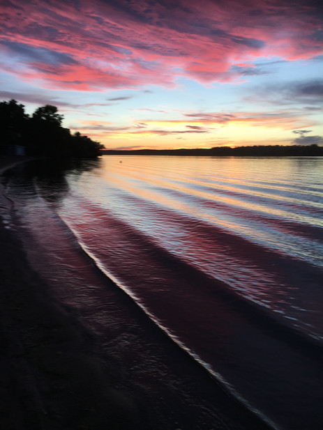 Photo of a sunset at Blackstrap provincial park.