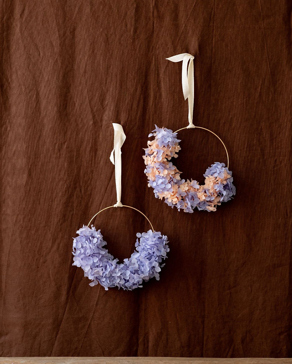 Thumbnail: preserved hydrangea wreath