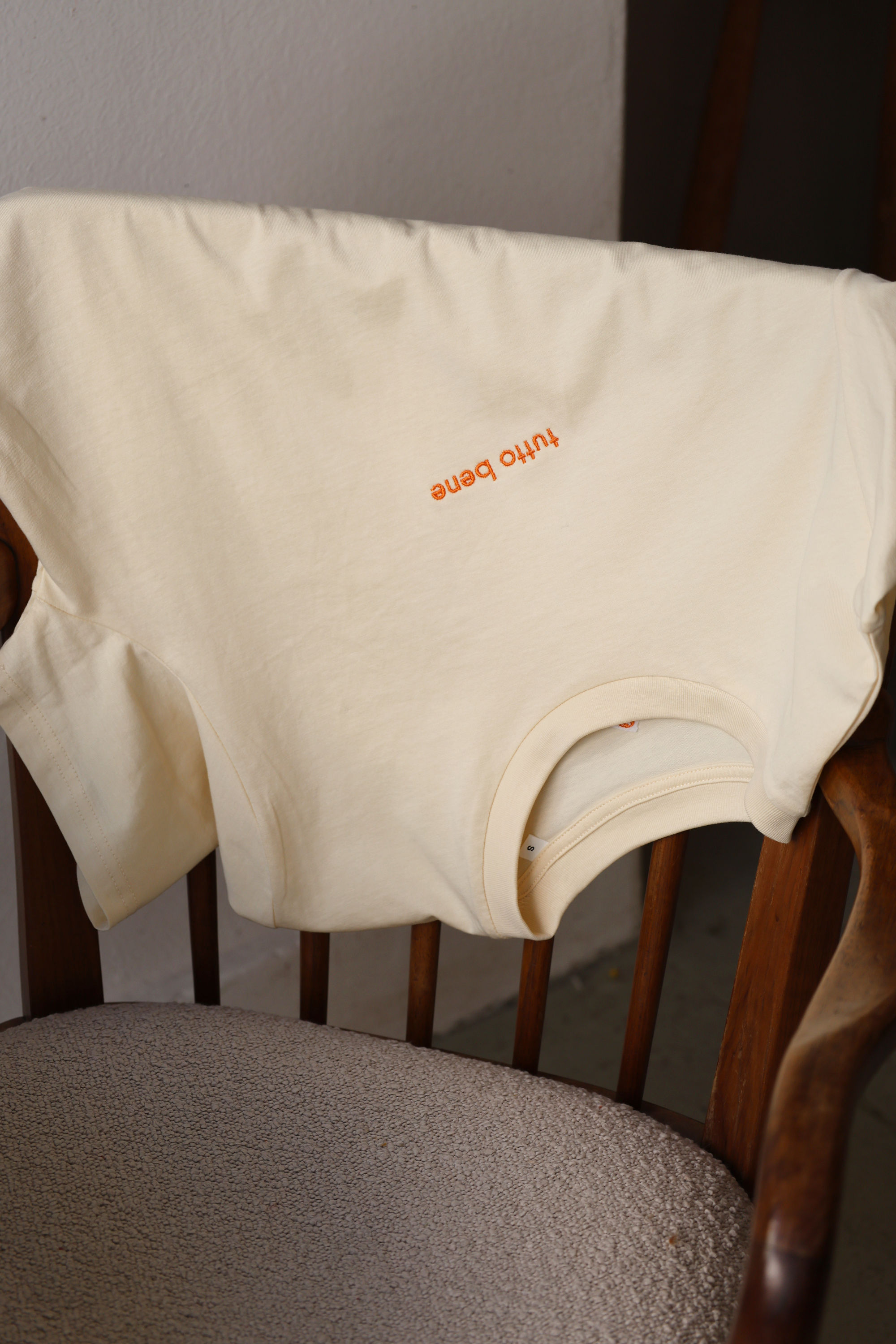 Tutto bene t-shirt unisex Honey + Orange