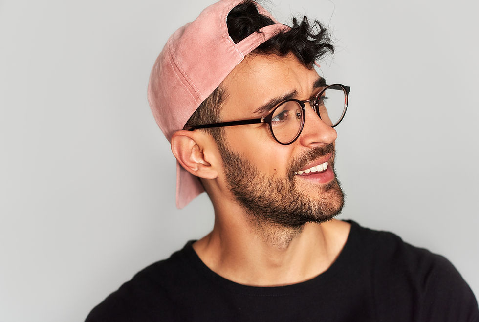 Peut-on porter une casquette après une greffe capillaire ?