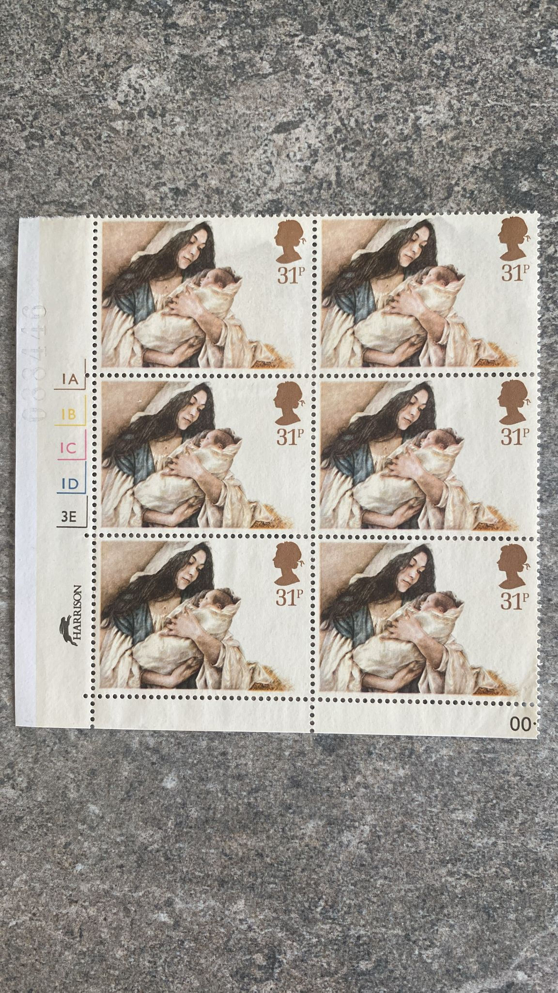 A370-“Great Britain 31p Virgin & Child Christmas Stamp Sheet 6 Corner Marginal