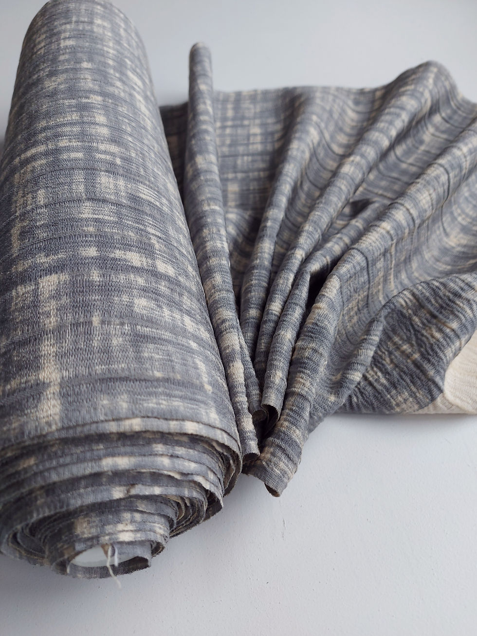 Thumbnail: Kimono fabric - off the roll - Tsumugi -  Crinkle Lattice  - Colour Cream, grey  - Handwoven - www.jasuin.co.uk