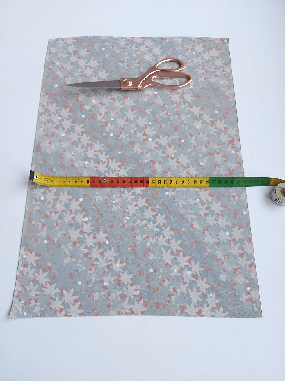 Thumbnail: Kimono fabric - off the roll - Tsumugi - Silk - Autumn leaves - Shibori - Grey, brown, orange, white - www.jasuin.co.uk