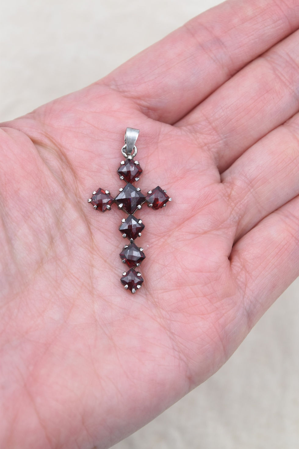 Ancienne croix en argent et grenat