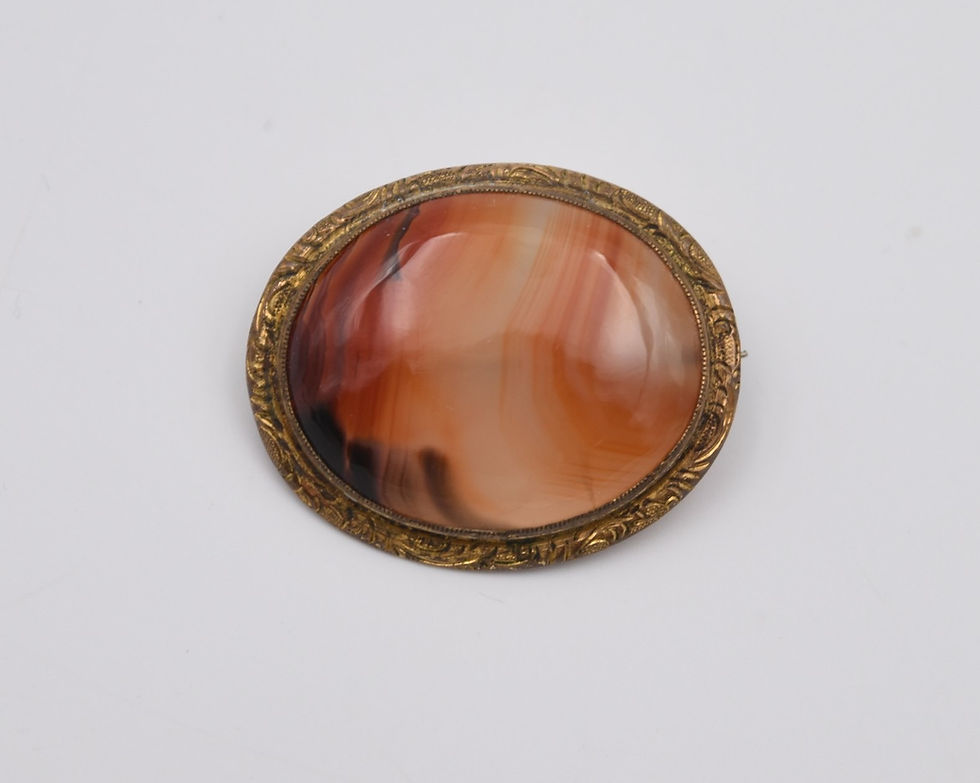 Ancienne broche cornaline et pomponne XIXème siècle Louis Philippe Napoléon III bijoux arlésienne