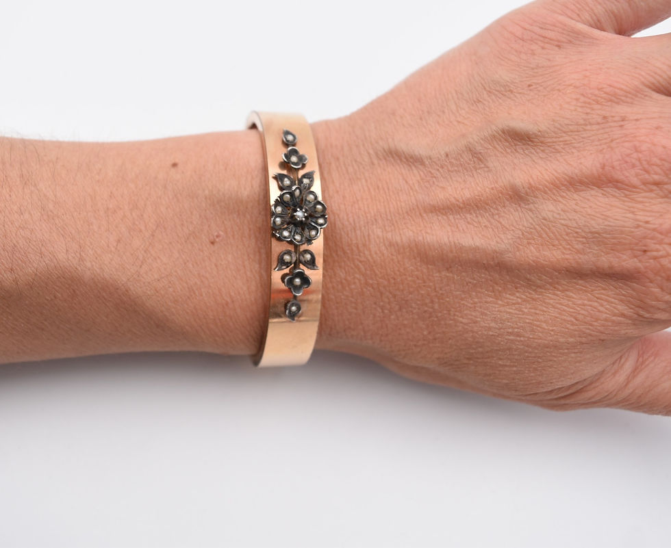 Ancien bracelet ouvrant plaqué or argent et perles Napoléon III arlésienne costume Arles