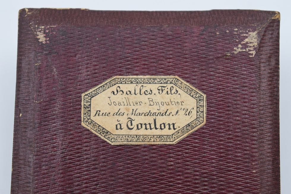 Miniature : Ancien écrin gainé cuir à bijoux broche et boucles parure