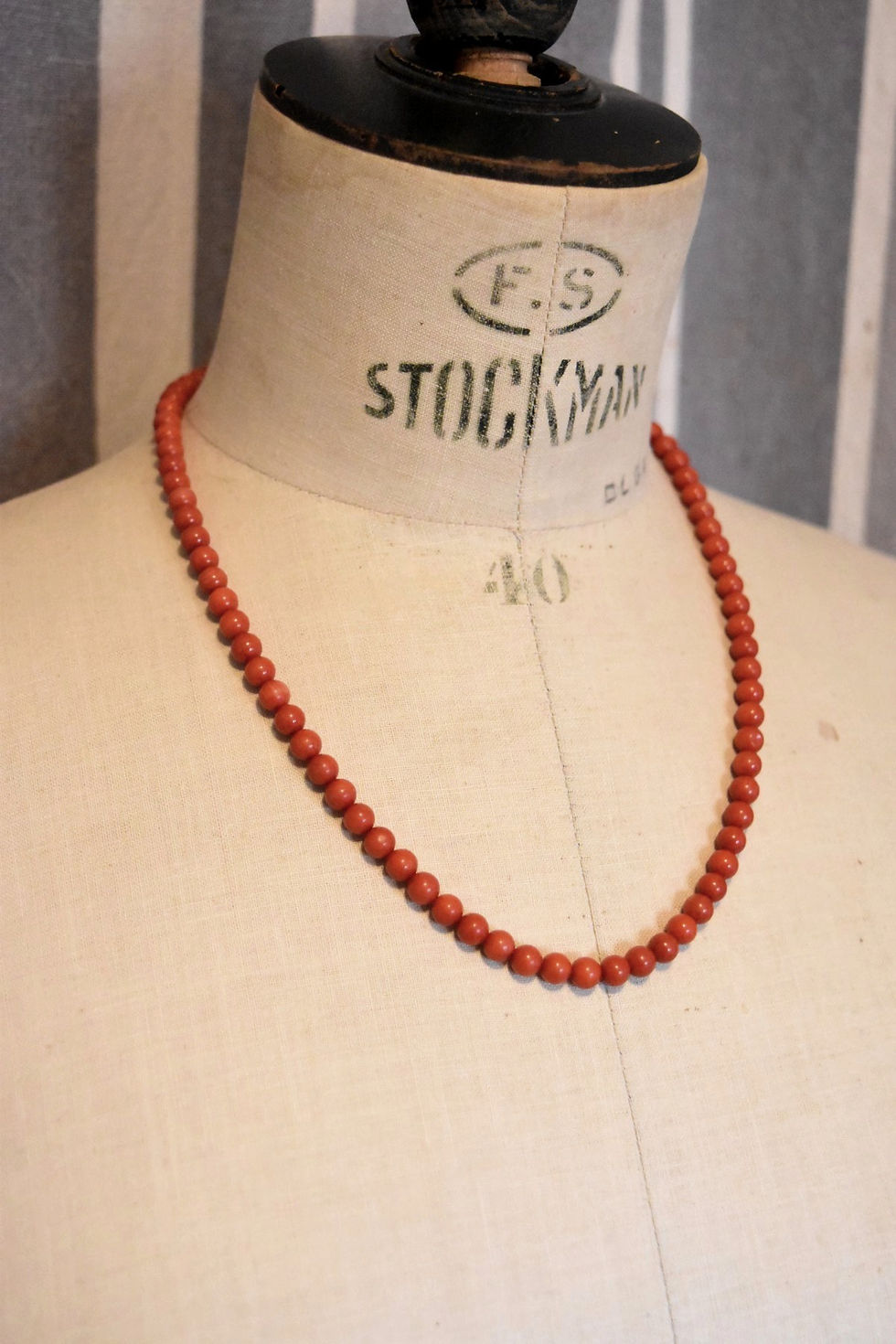 Miniature : Collier de perles rondes de corail coral necklace arlésienne Cocagne de sort