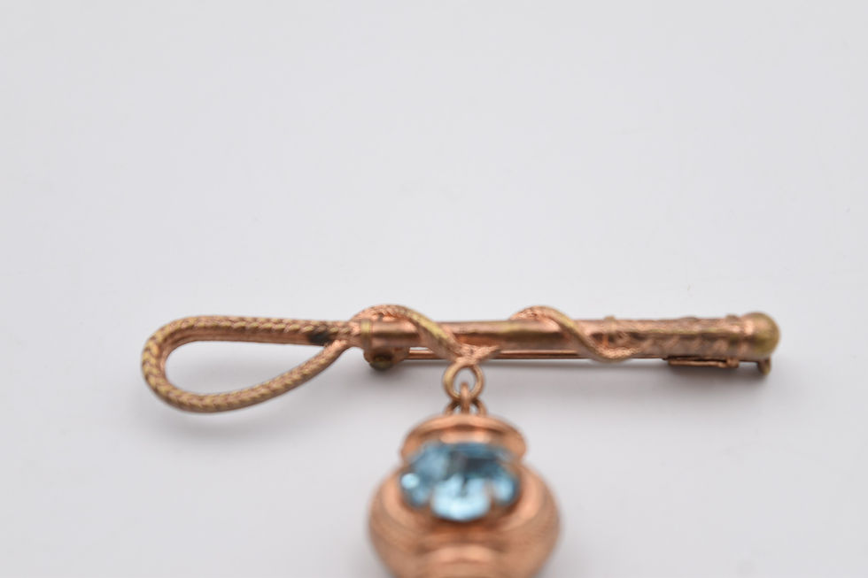 Miniature : Ancienne broche pomponne et strass bleu décor de cravache et lanterne