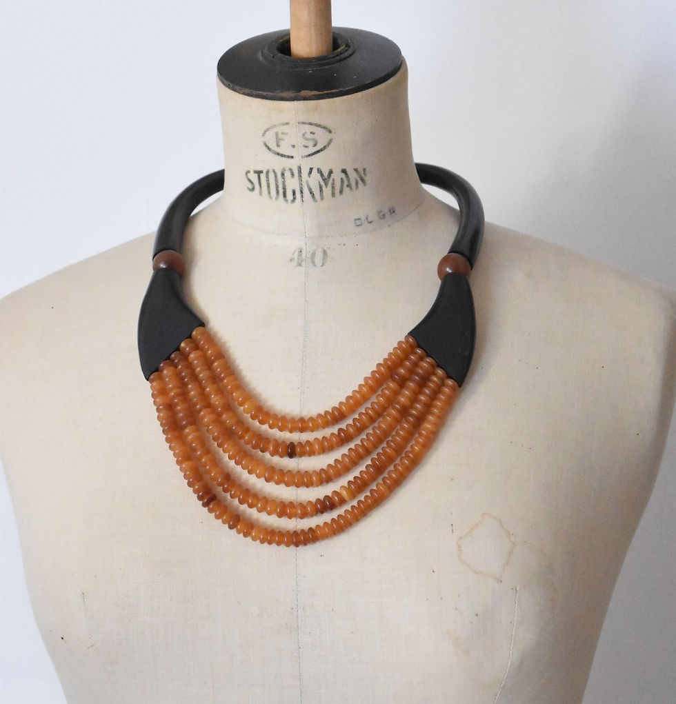 Miniature : collier vintage bois et ambre Gerda Lynggaard Monies Cocagne de sort Brocante Barbentane