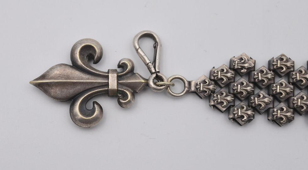 Miniature : Giletière châtelaine chaîne de montre royaliste métal argenté fleurs de lys