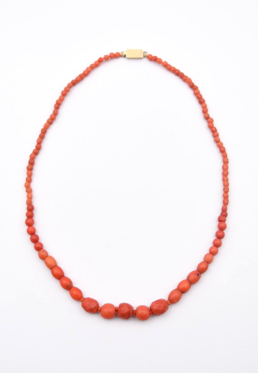 Ancien collier de corail fermoir en or