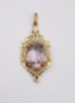Ancien pendentif en plaqué or et pierre violette arlésienne Cocagne de sort bijoux