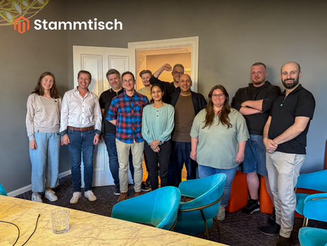 Gruppenbild der Teilnehmer des Magento Stammtischs in Berlin.