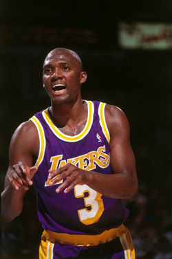 Sedale Threatt "Hit Me I'm Hot"