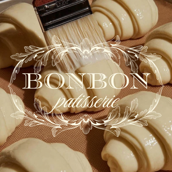 This article explains why timeless brand identities consistently outperform trend-driven branding. It explores how clarity, restraint, and system-based design create long-term brand equity, how designers craft identities built to evolve without losing meaning, and how modern technology and AI support the scalability of timeless brands in fast-moving markets.