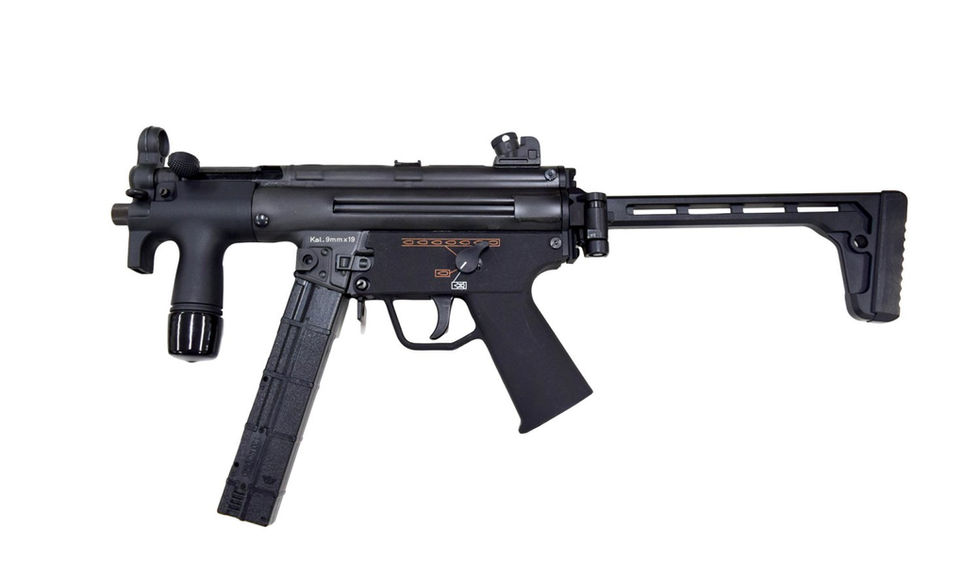 SPEC
全長: 350mm-570mm(ストック展開時)

重量: 2460g

材質: メタル、スチール、グラスファイバー入強化ナイロン樹脂

シューティング･モード: セミ/フルオート

マガジン装弾数: 120rnd

ホップ・アップ機能: スライドレバー 可変

ブローバック:  B.R.S.S. PEAKER ON/OFF 切替機能

初速: 85m/s

バッテリー(別売): BTY-04 Li-Po バッテリー 11.1V 15C 900mAh JPY38 (税込:JPY4180)

サイクル: 15rds/s

Color: Black

マーキング: HK刻印(日本仕様限定)
商品番号: BR-59