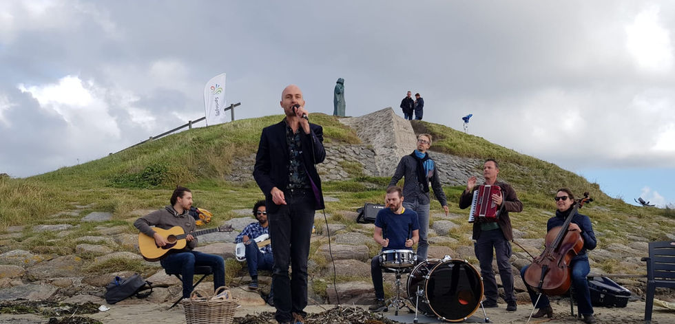 plastic soup op het strand
