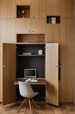 Multifunkční domácí kancelář, integrovaná do vestavěné skříně