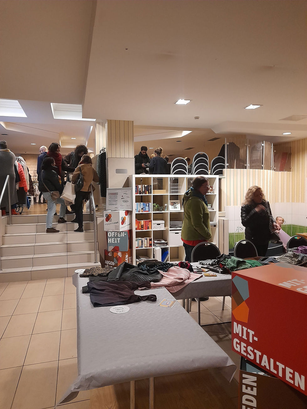 UL-Mitmachlokal-DES-Kleider-Flohmarkt_Kathrin-Hinze.jpg