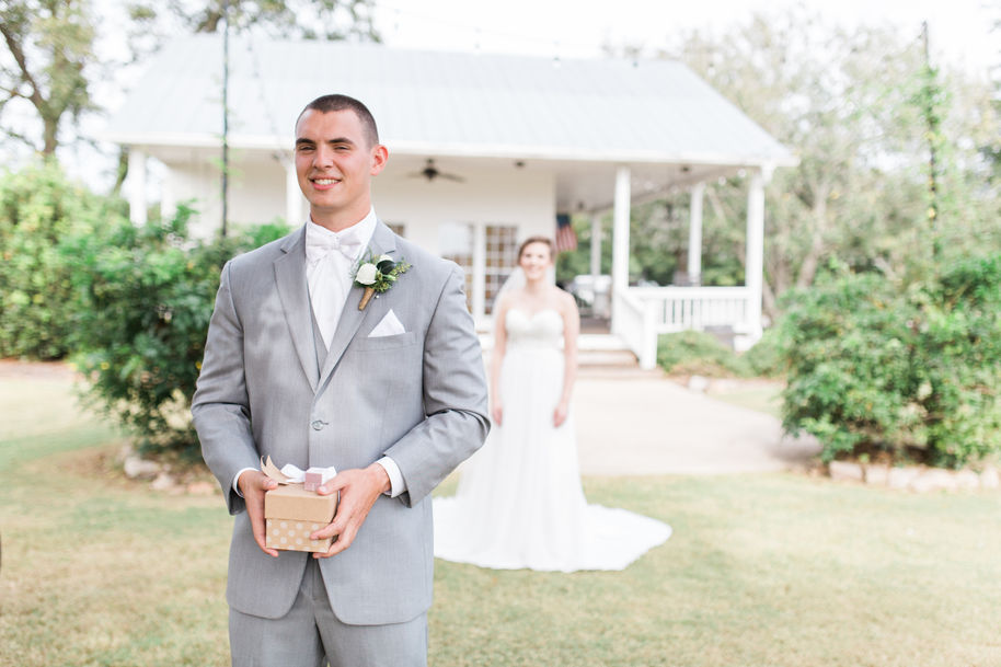 5 Reasons Why You Should Have a First Look on Your Wedding Day
