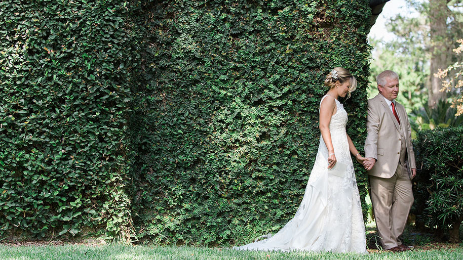 How to Incorporate a First-look on Your Wedding Day