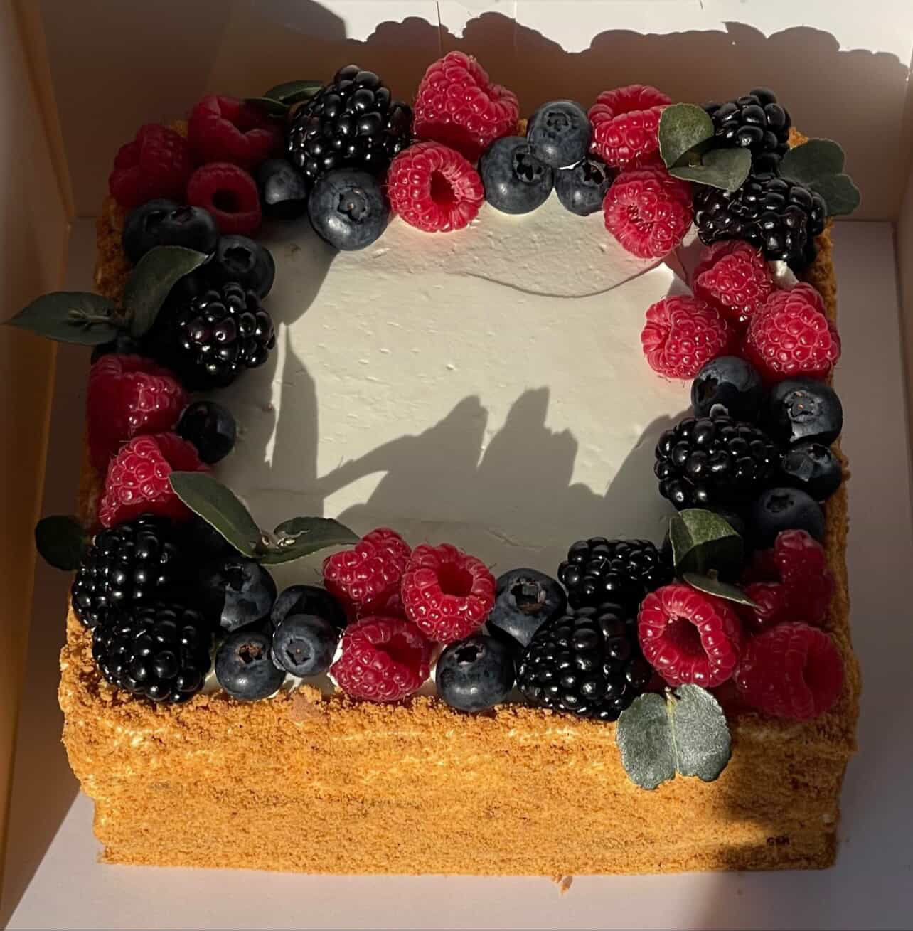 Medivnyk Cake | 1.6 kg