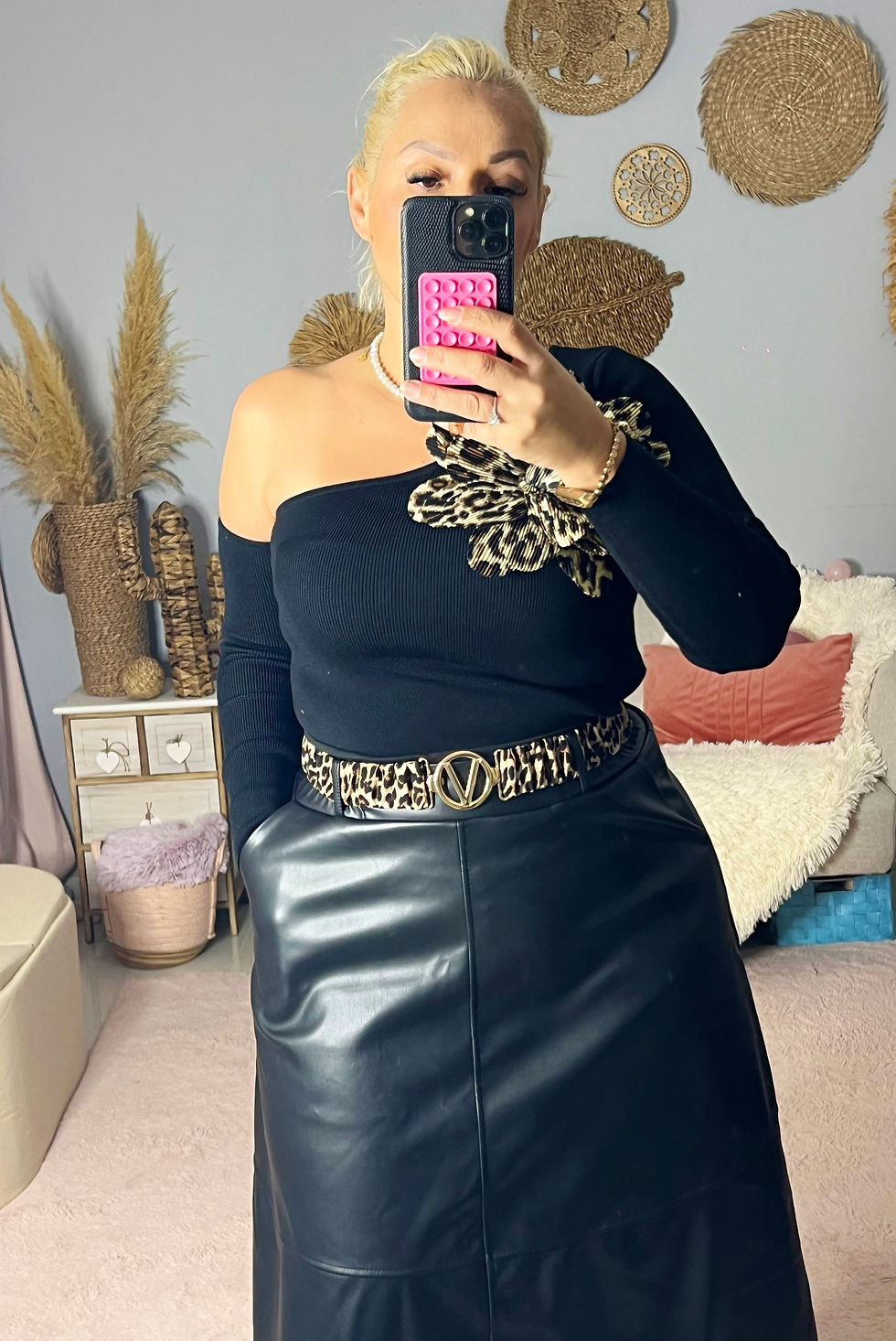 Top asymétrique avec sa fleur léopard