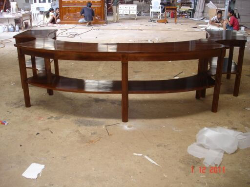 שולחן לפנים ההיכל 6