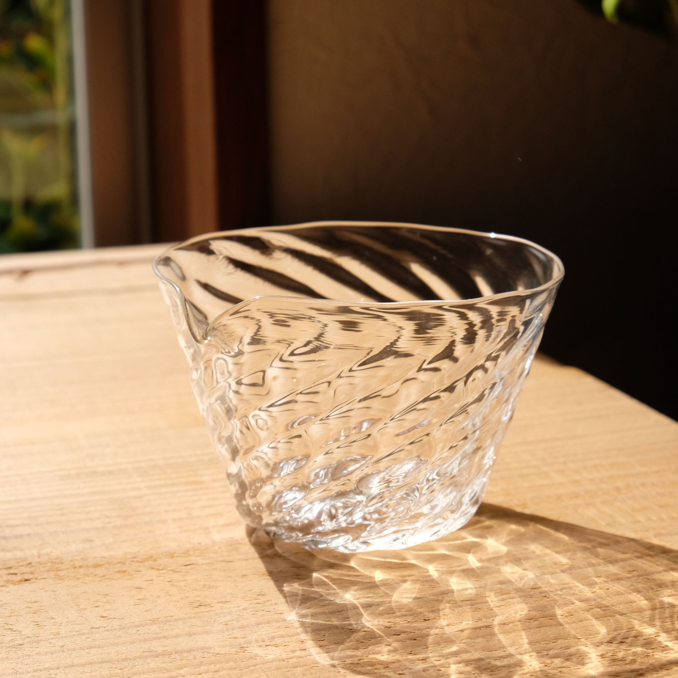 麟平片口・クリア|Glass Qirin Flair Katakuchi Sake Bowl・Clear