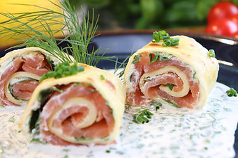IMG_4362.JPG Kräuter Lachs Röllchen