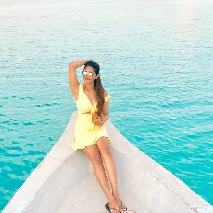 create square image of user icon .jpg