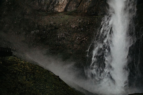 Entyse and BriJoRae Productions Multnomah Falls Oregon Photographer Oregon Nature Photogra