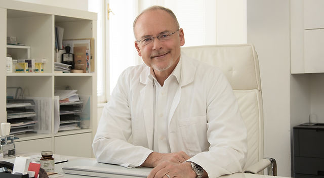 DrMarcus_Franz_Ordination_Retusche_cut.jpg