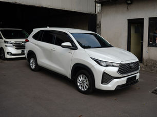 Efisiensi Tinggi Bertemu Kenyamanan Modern: Mengulas Toyota Innova Zenix G Hybrid