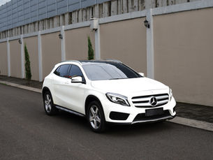 Duo Compact Premium: Mengulas Pesona Mercedes-Benz A250 dan GLA200 di Showroom Kami