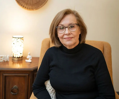 Robin Huebner, LICSWS Therapist Regenerations Counseling
