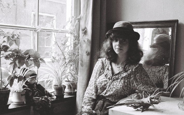 Photo, Black and white portrait of Louise Blankevoort 