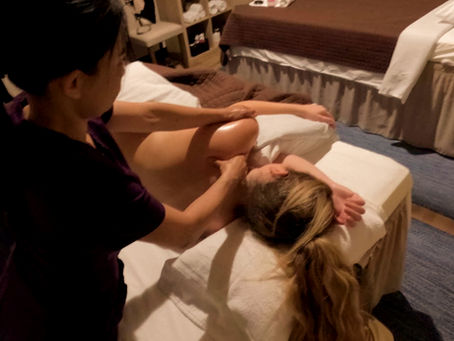 The Amazing Benefits of Prenatal Massage: Relaxation for You & Baby