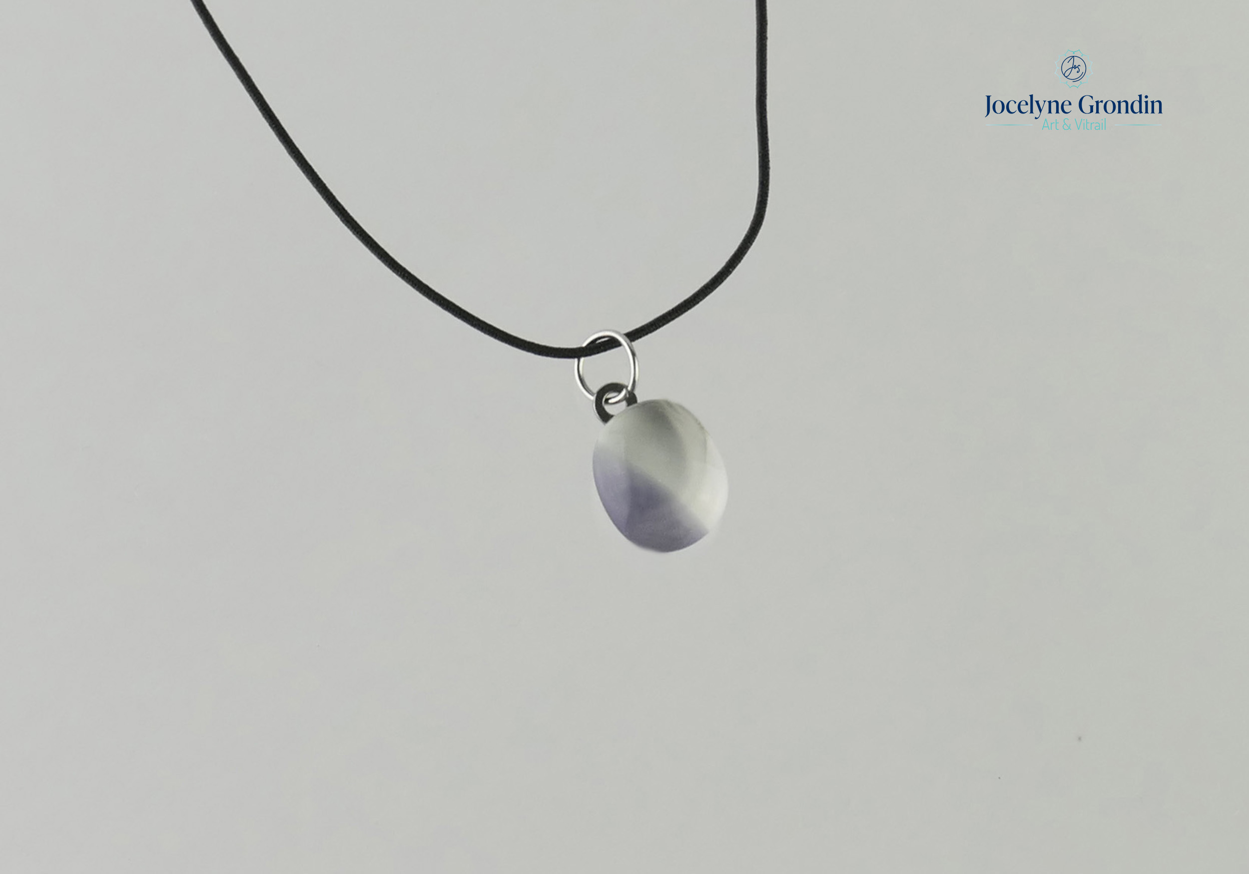 Collier blanc et lilas No 1277