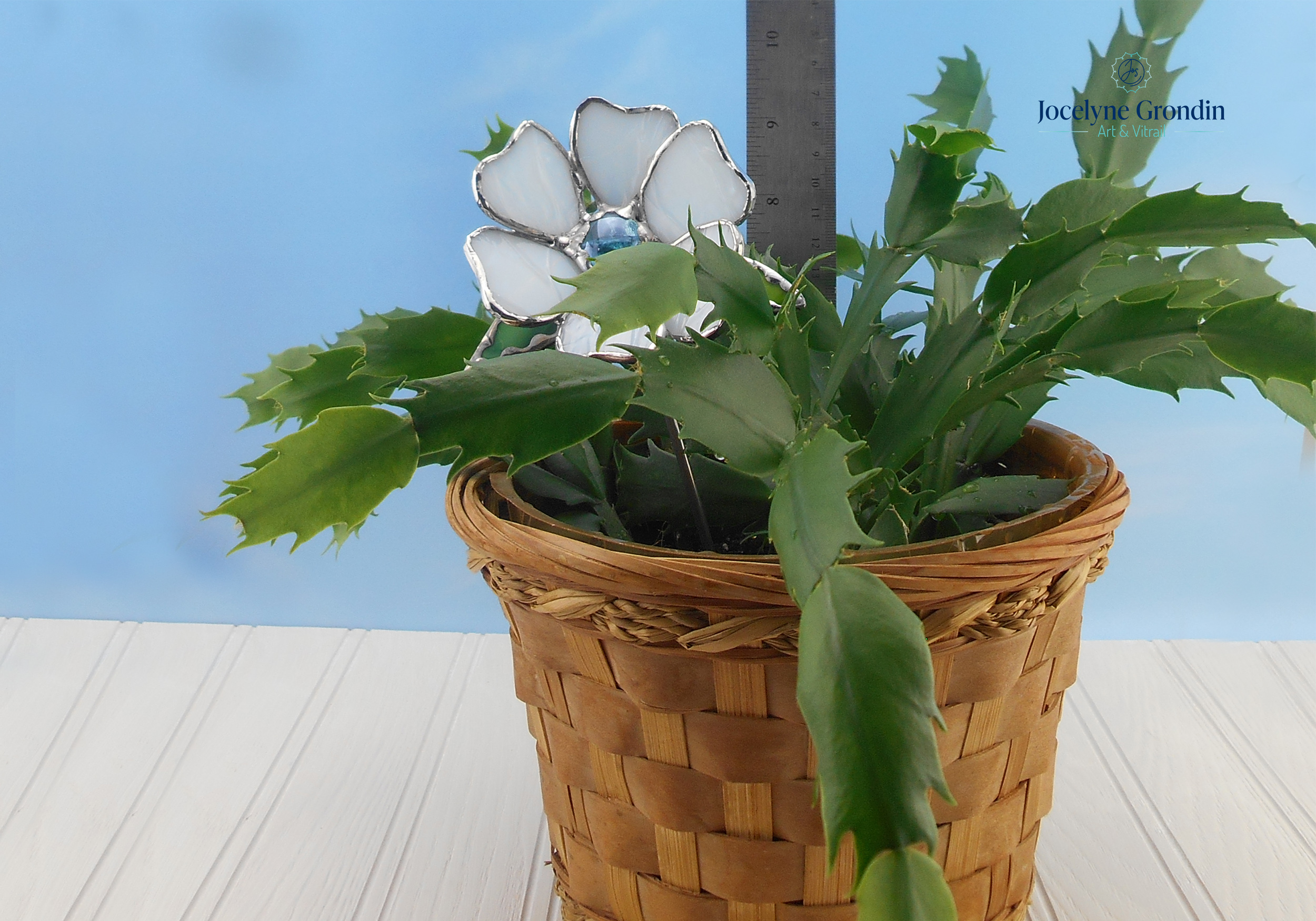 Fleur blanche en vitrail sur tige No 1123